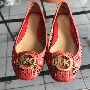 MK flats Size 6 coral